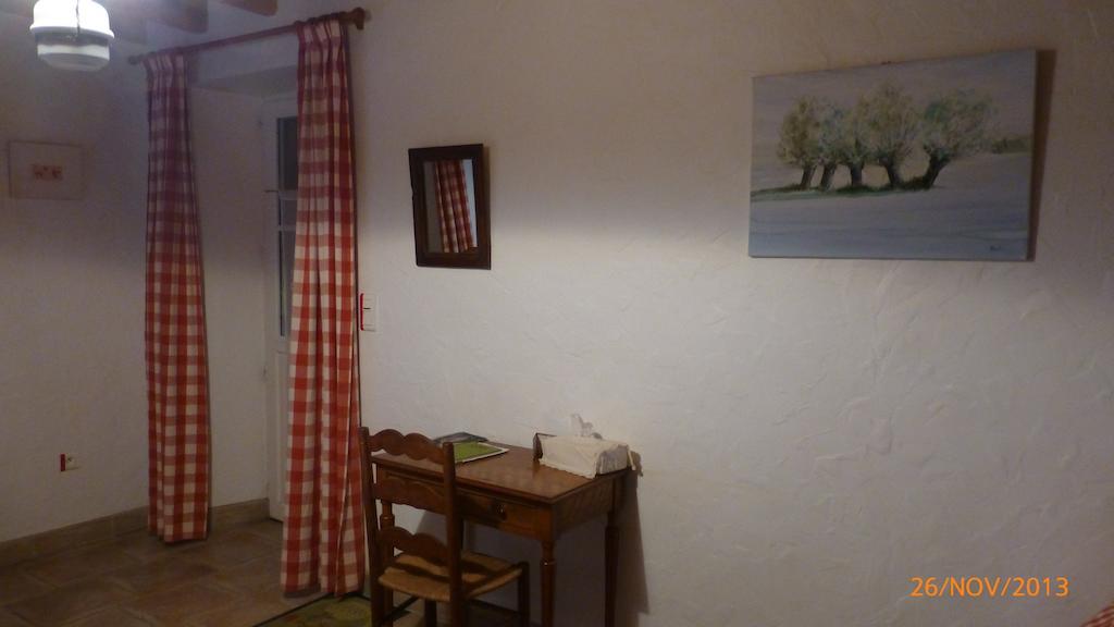 Couette Et Potager D'Antan Melle (Deux-Sevres) Ruang foto